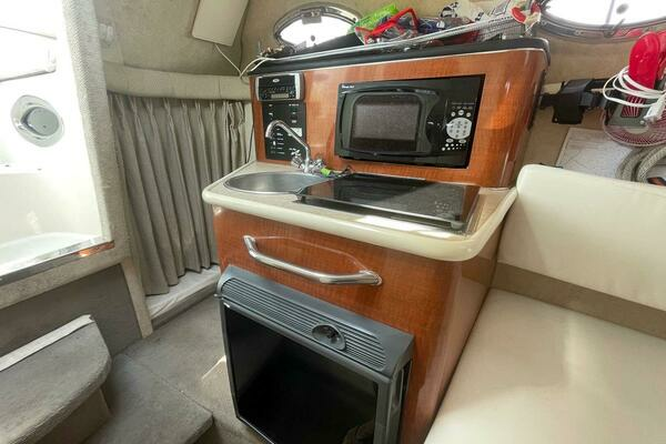 Photo of the 2004 Sea Ray 240 Sundancer "Seas The Day"