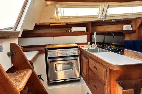 Reality 30ft Catalina Yacht For Sale