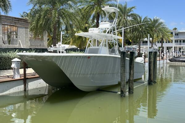 34ft Freeman Yacht For Sale