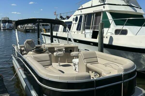25ft Avalon Yacht For Sale