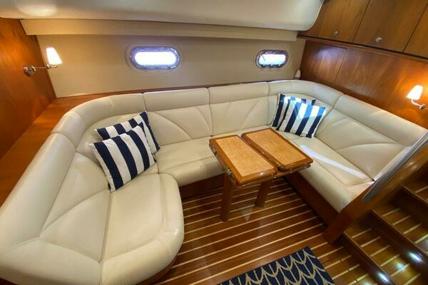 2009 Tiara Yachts 43