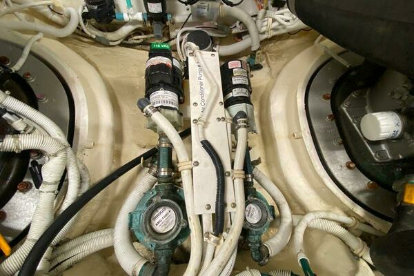 2009 Tiara Yachts 43