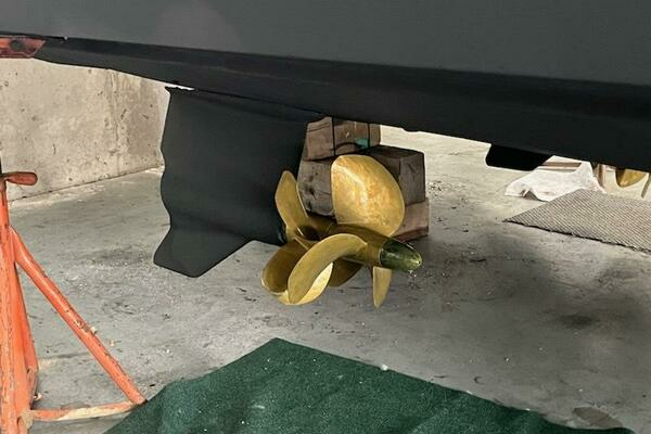 Photo of the 2009 Tiara Yachts 4300 Sovran "Kostas More"