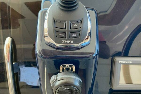 2009 Tiara Yachts 43