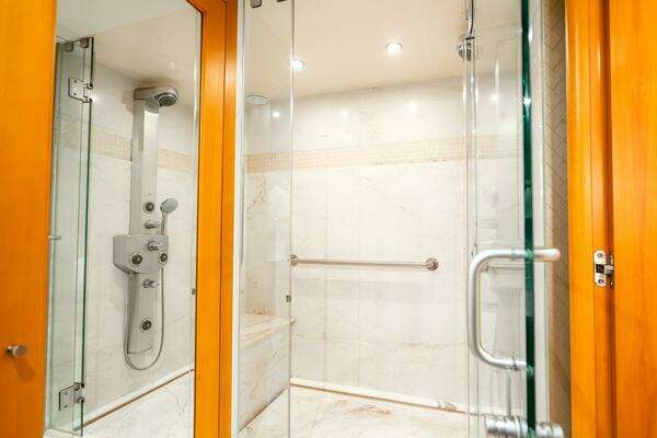 2008 Lazzara Yachts 116