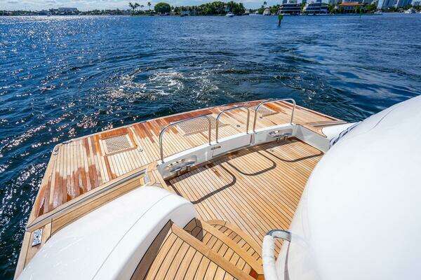 2008 Lazzara Yachts 116