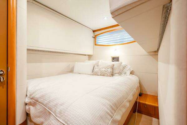 2008 Lazzara Yachts 116