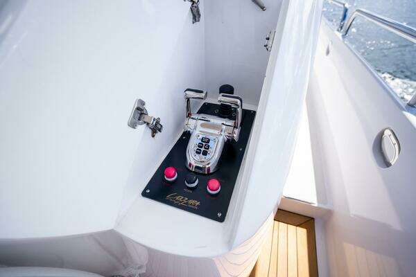 2008 Lazzara Yachts 116