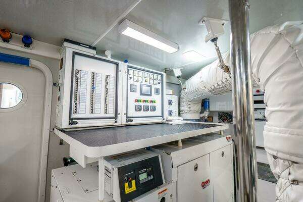 2008 Lazzara Yachts 116