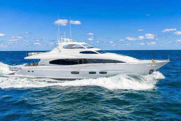 2008 Lazzara Yachts 116
