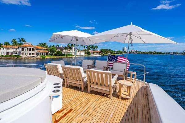 2008 Lazzara Yachts 116