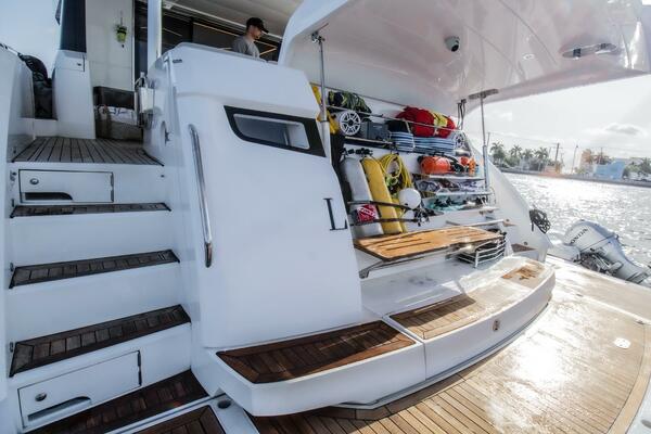 Lago Paradise 68ft Sunseeker Yacht For Sale