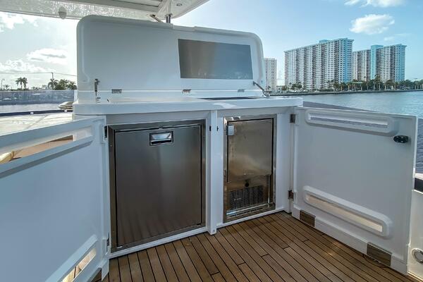 Lago Paradise 68ft Sunseeker Yacht For Sale
