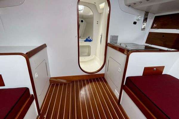 35ft J Boats Yacht For Sale