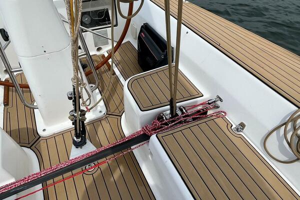 35ft J Boats Yacht For Sale