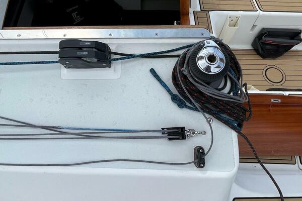 35ft J Boats Yacht For Sale