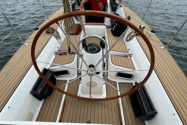 35ft J Boats Yacht For Sale