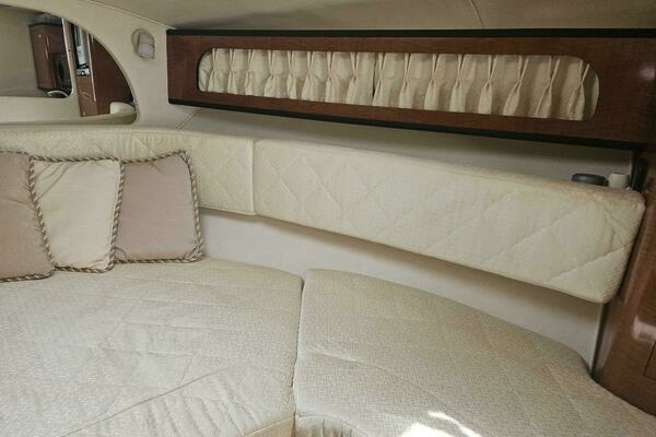 Photo of the 2004 Sea Ray 