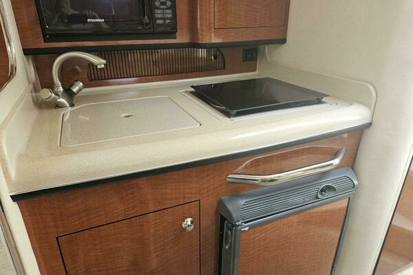 Photo of the 2004 Sea Ray 