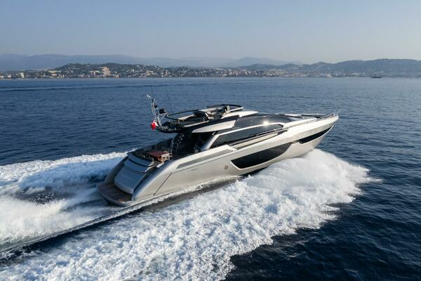 Photo of the 2017 Riva  "XANADU 76"