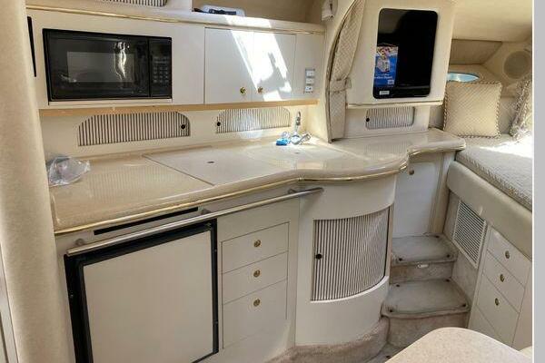 Jaunty 31ft Sea Ray Yacht For Sale