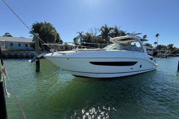 2016 Sea Ray 35