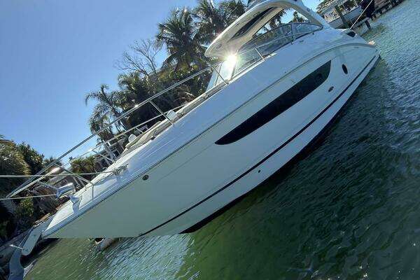 2016 Sea Ray 35