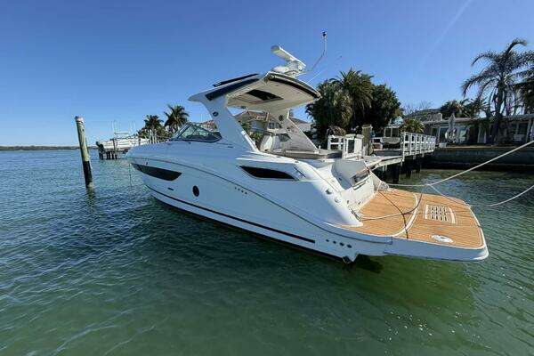 2016 Sea Ray 35