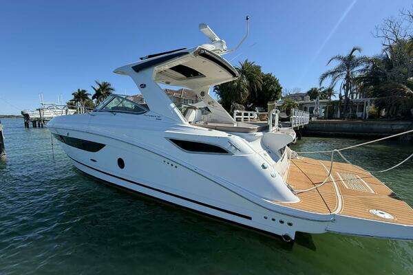 2016 Sea Ray 35
