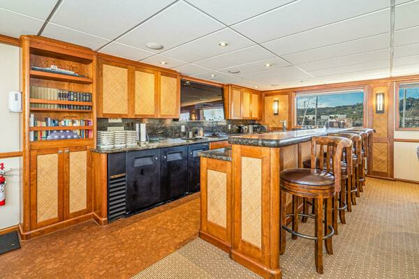 Photo of the 1978 Blount Marine Expedition "PACIFIC PROVIDER"