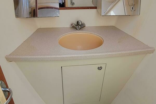 Photo of the 2002 Hunter 450 "PURA VIDA"