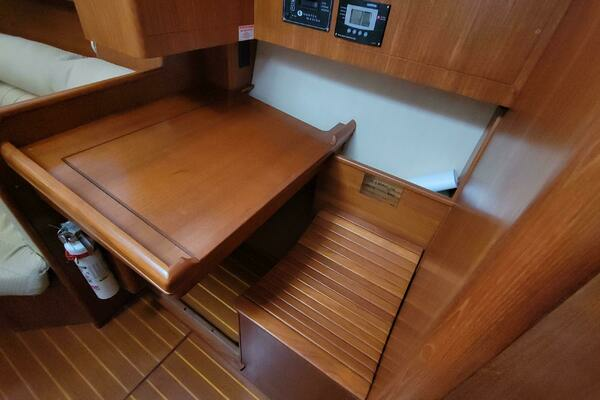 Photo of the 2002 Hunter 450 "PURA VIDA"