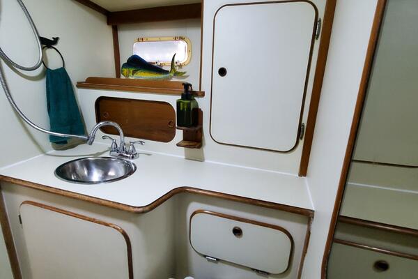Chasin rsquo  Summer 37ft Irwin Yacht For Sale