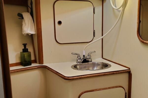 Chasin rsquo  Summer 37ft Irwin Yacht For Sale
