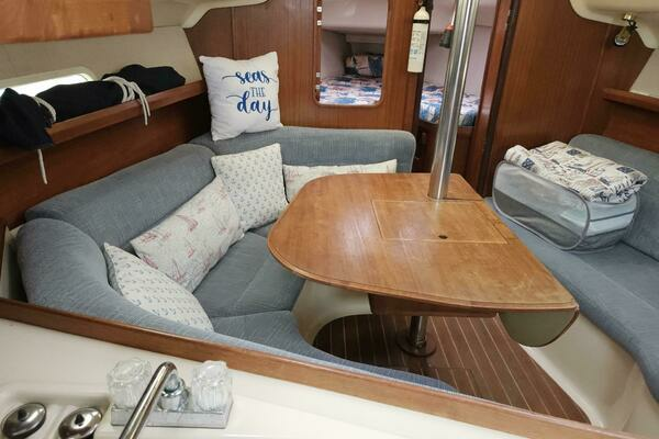 Photo of the 1996 Hunter 336