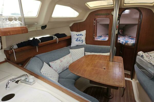 Photo of the 1996 Hunter 336