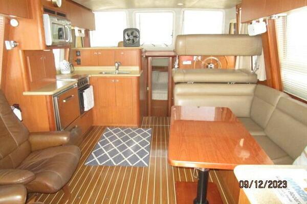 40' Mainship salon forward