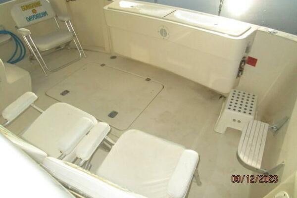 40' Mainship aftdeck2