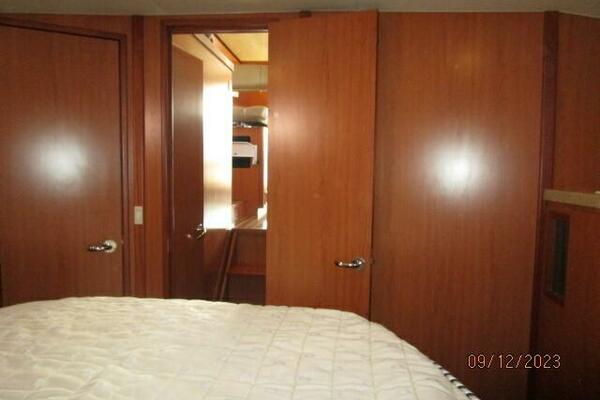 40' Mainship master stateroom aft