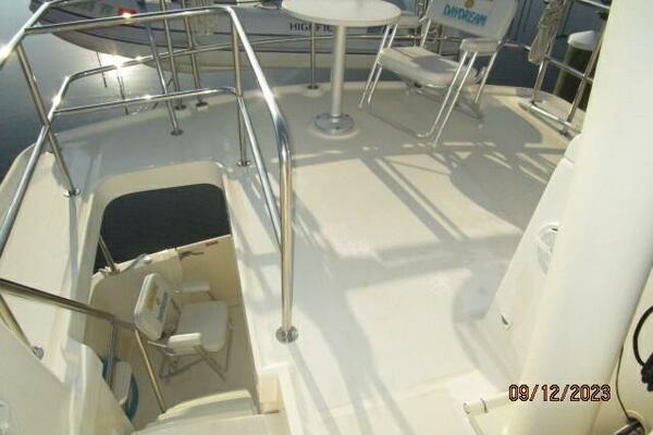 40' Mainship sundeck aft