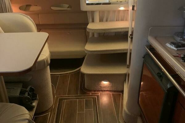 Photo of the 2002 Sea Ray Sundancer