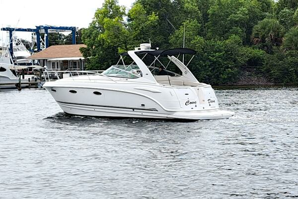 Photo of the 2005 Chaparral 330 Signature Cruiser
