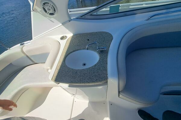 Photo of the 2005 Chaparral 330 Signature Cruiser