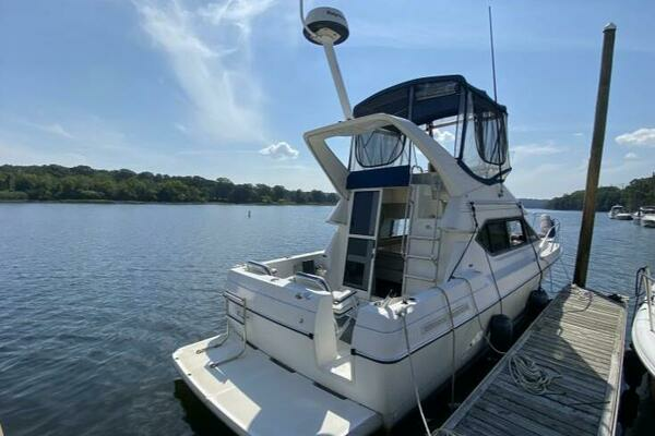 30ft Bayliner Yacht For Sale