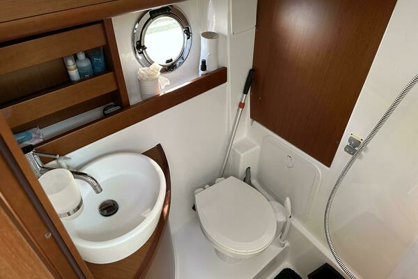 2013 Beneteau 38