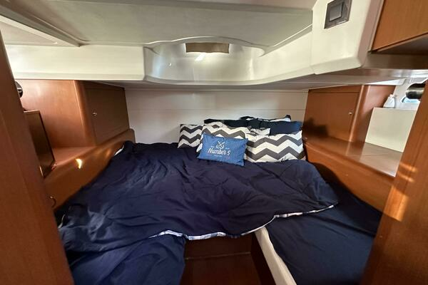 2013 Beneteau 38