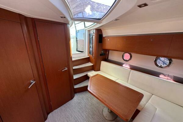 2013 Beneteau 38