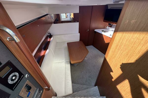 2013 Beneteau 38