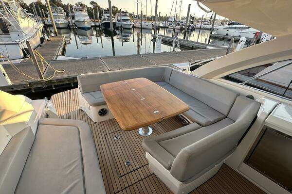 2013 Beneteau 38
