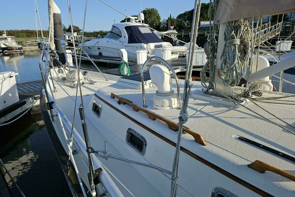 Photo of the 1994 Pacific Seacraft 